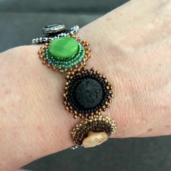 Handcrafted Multicolor Beaded Bracelet - Picture 4 of 6